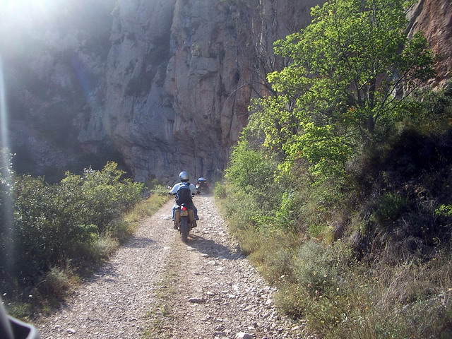 Chemin étroit prés d'une falaise / IMGP4884fx.jpg IMGP4884fx.jpg