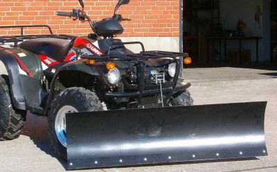 HY300 avec lame à neige. / Dozerblad.jpg Dozerblad.jpg