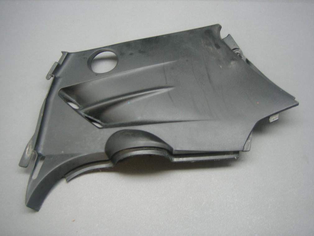 Plastiques couvre moteur.jpg