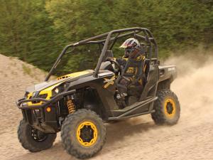 2010_can-am_commander1000x_black.jpg