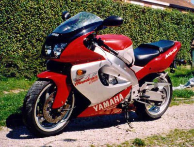 yzf1000thunderace1kv.jpg